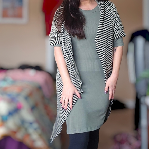 Striking black and white poncho style wool blend open drape cardigan size m/l - Picture 9 of 10